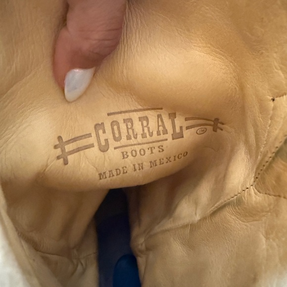 Corral Black Embroidered Western Boots - Picture 5 of 6